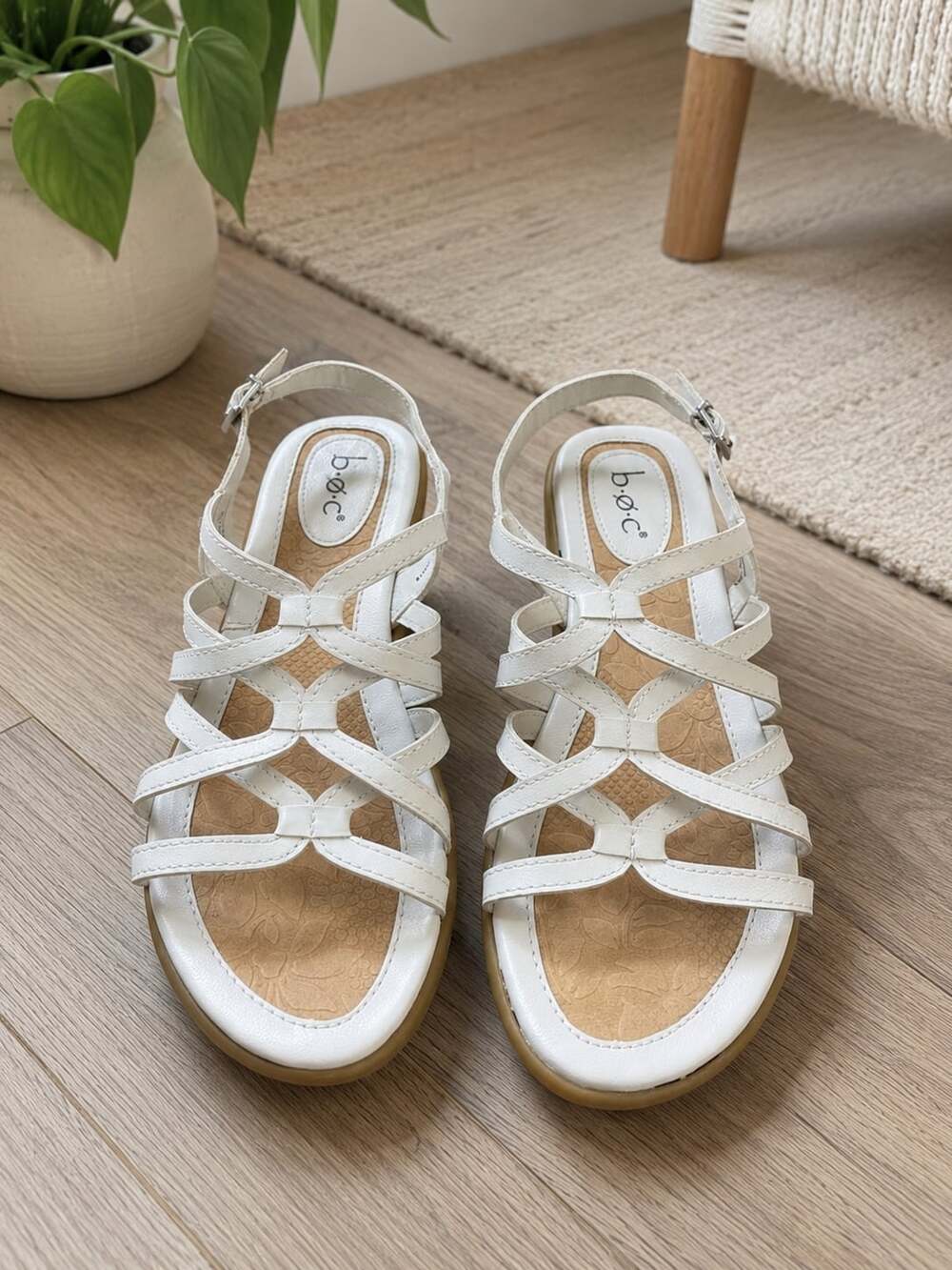 b.o.c. Born Concept White Strappy Flat Sandals Slingback Comfort Women’s 7M